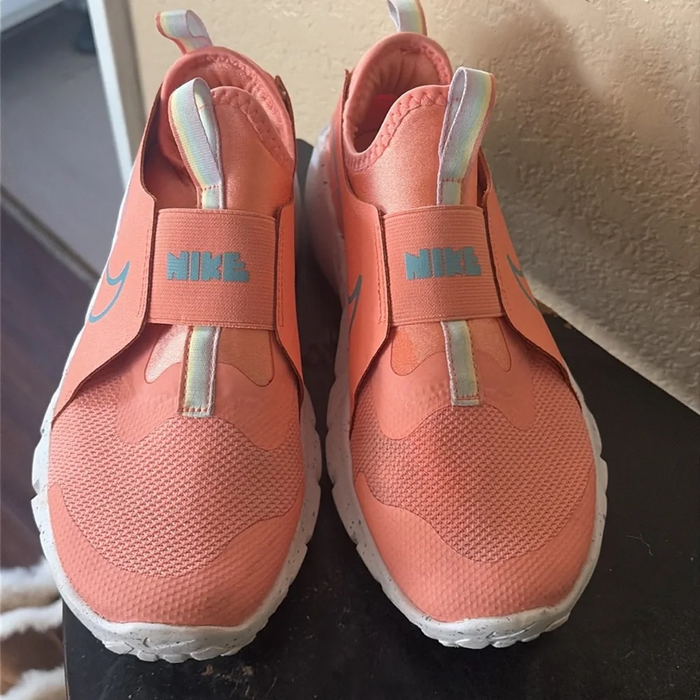 Girls Nike Shoes Size 4.5Y